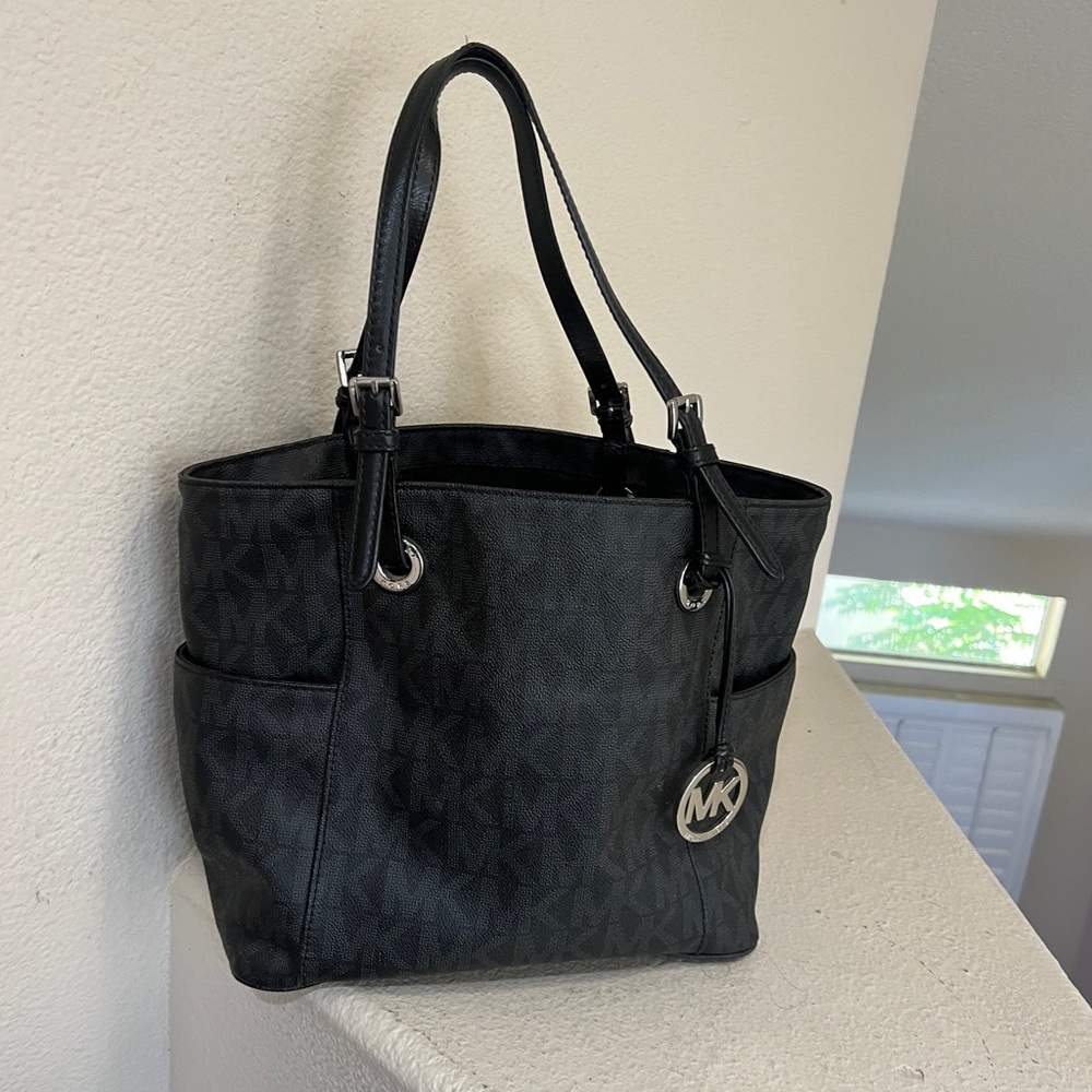 Michael Kors Black Signature Jet Set Tote Handbag